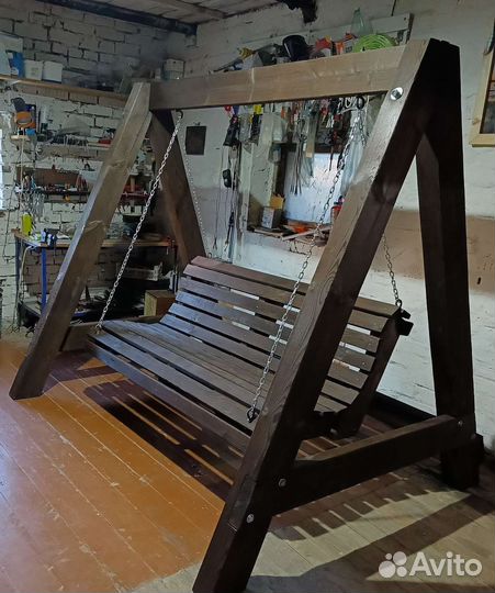 Садовые качели из дерева