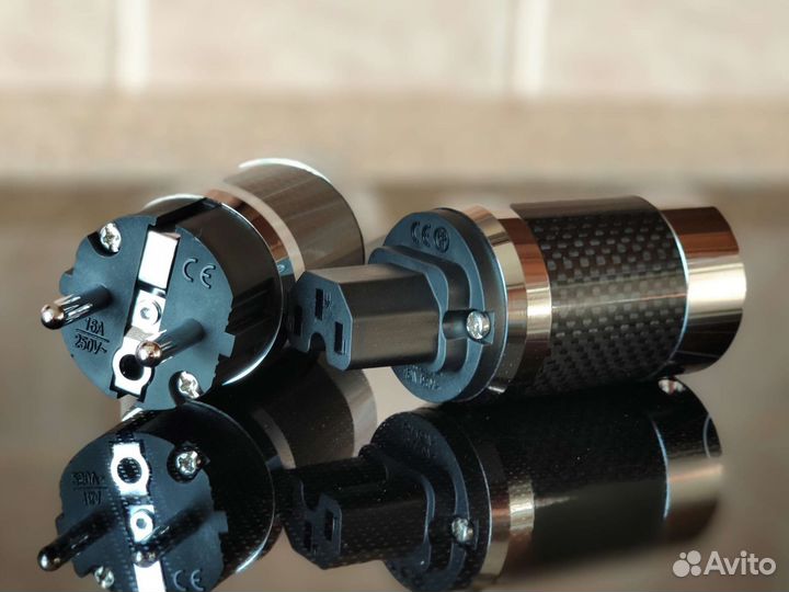 High End силовые коннекторы типа Furutech Carbon