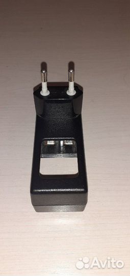 Зарядное устройство для пальчиковых аккумуляторов