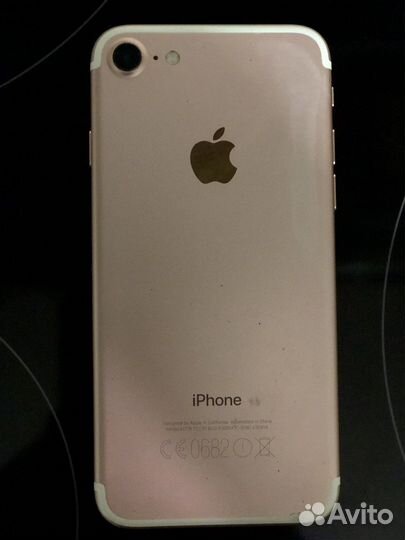 Телефон iPhone 7