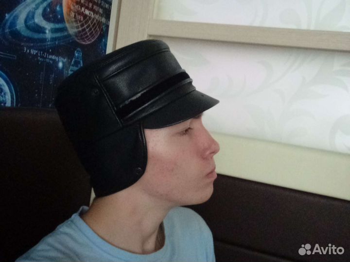 Шапка с козырьком