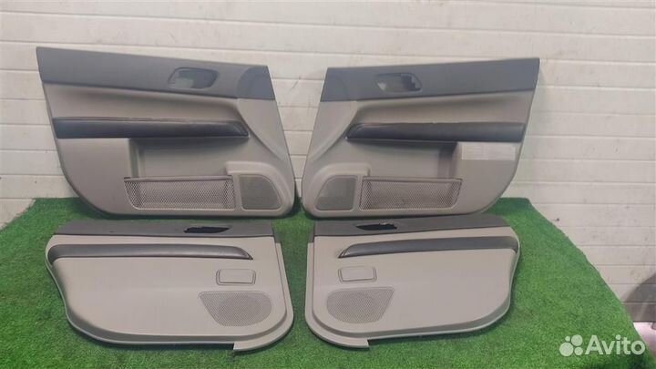Обшивки дверей комплект Subaru Forester SG/S11 20
