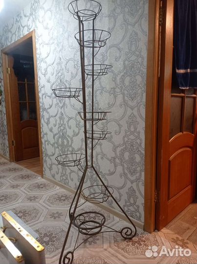 Подставка для цветов напольная металлическая