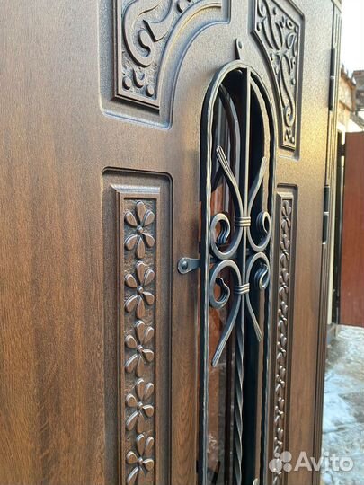 Входная дверь с терморазрывом Лацио Лиственница