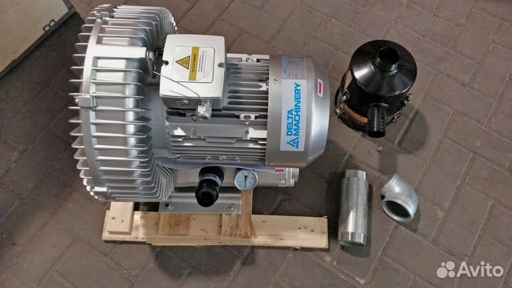 Вихревой вакуумный насос