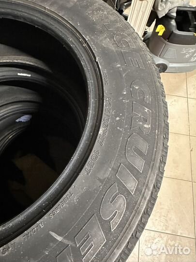 Bridgestone Ice Cruiser 7000 235/65 R17