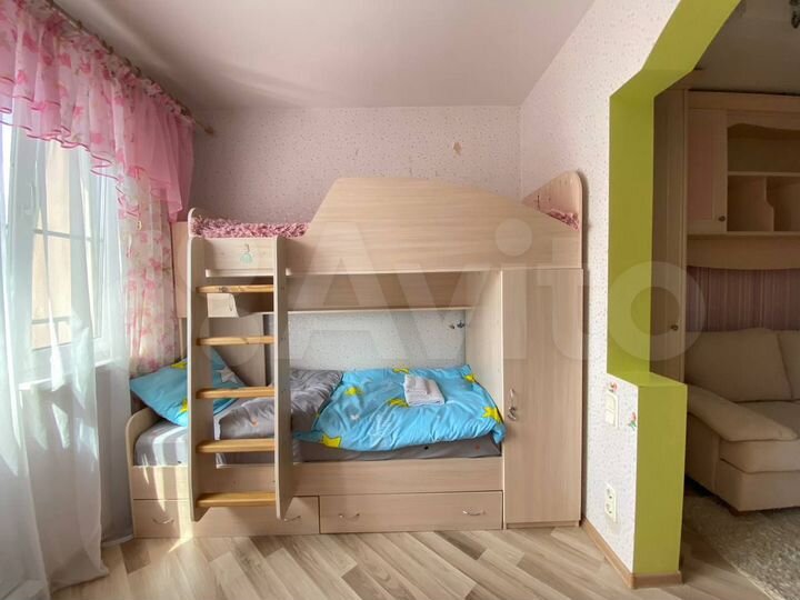 3-к. квартира, 100 м², 5/5 эт.