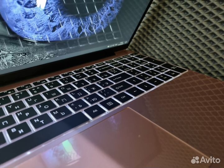 Новый Ноутбук i7/16Gb/SSD256Gb Розовый