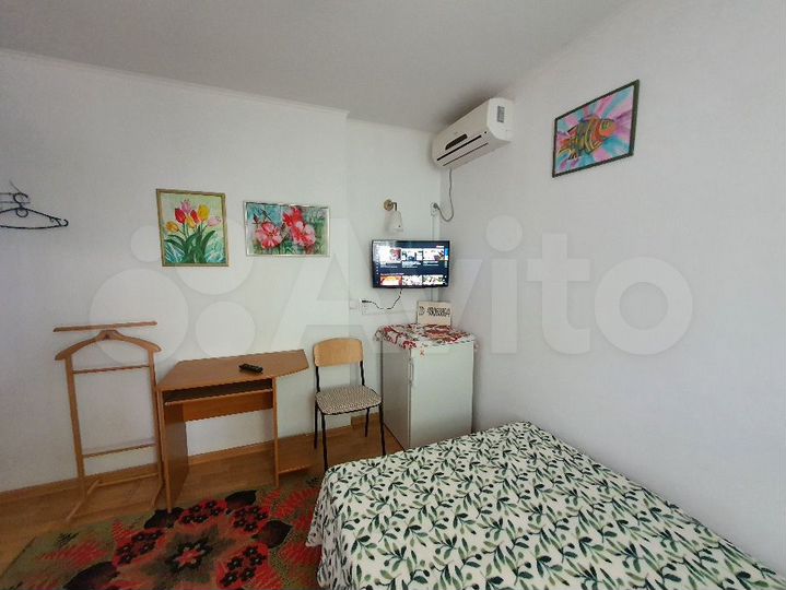 Комната 14 м² в 1-к., 1/2 эт.