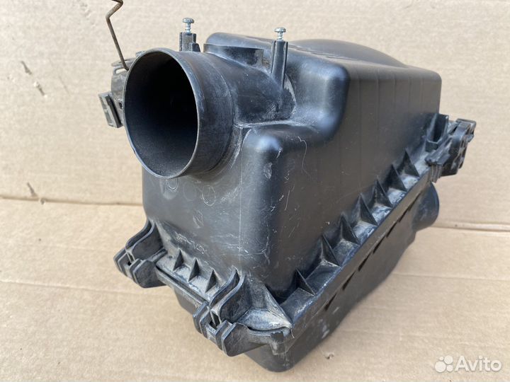 Корпус воздушного фильтра Toyota Corolla 120