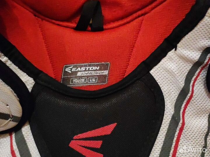 Нагрудник хоккейный easton