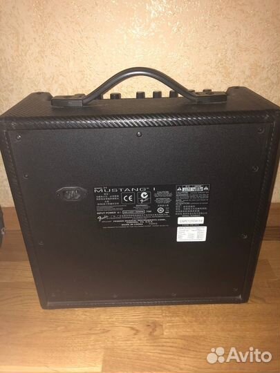 Комбоусилитель Fender Mustang 1