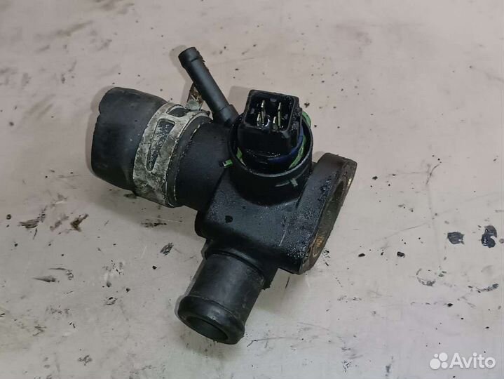 Фланец (тройник) системы охлаждения volkswagen passat b4 1.9 028121133b