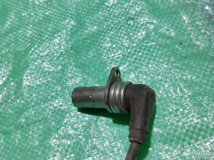 Датчик положения коленвала Opel Vectra B