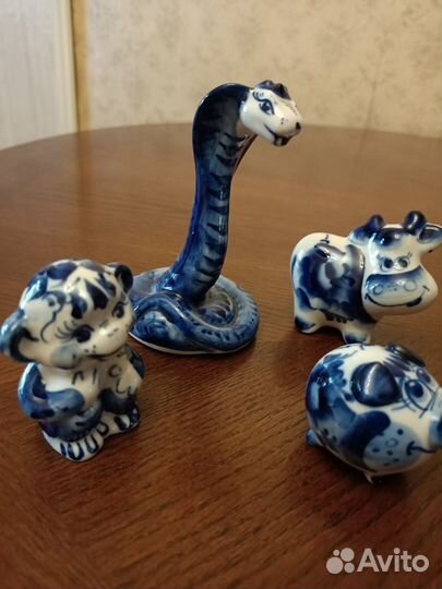 Гжель: декор. доска, подкова 