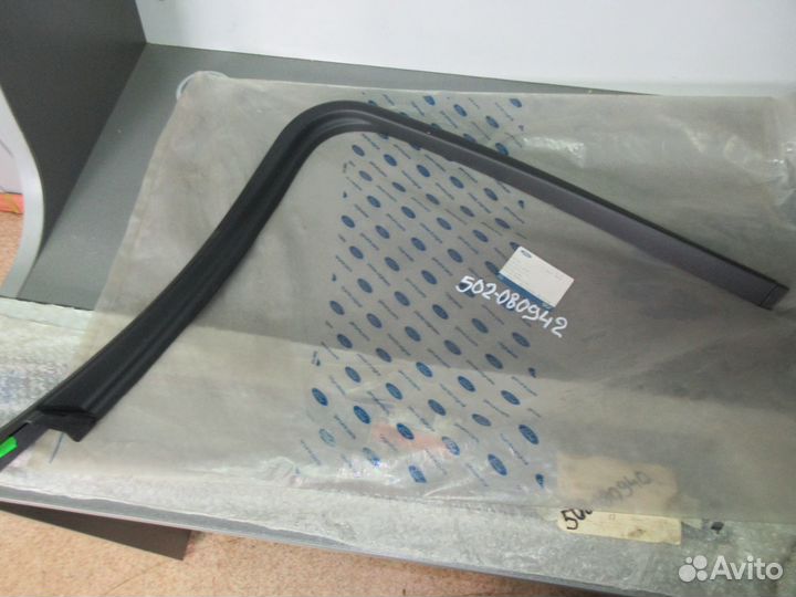 Уплотнитель стекла двери задней правой ford Focus