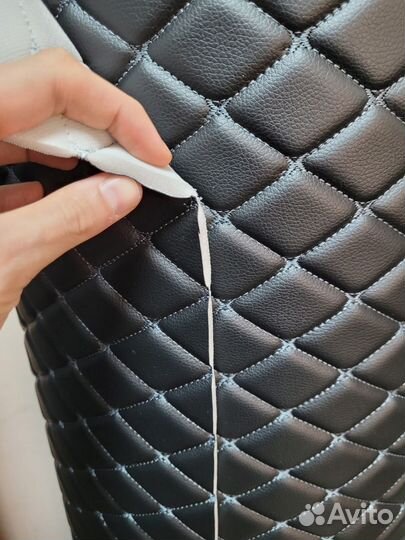 Эко-кожа черная на поролоне 7мм серая стежка ромб