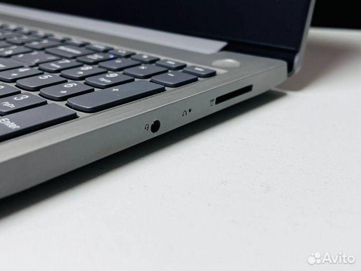 Ноутбук i3-1115G4, 8гб озу, SSD 256гб