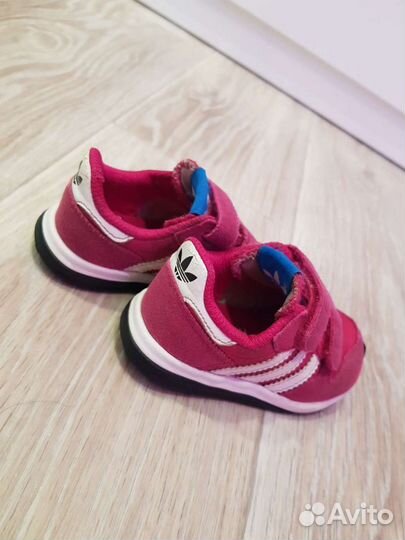 Кроссовки для девочки