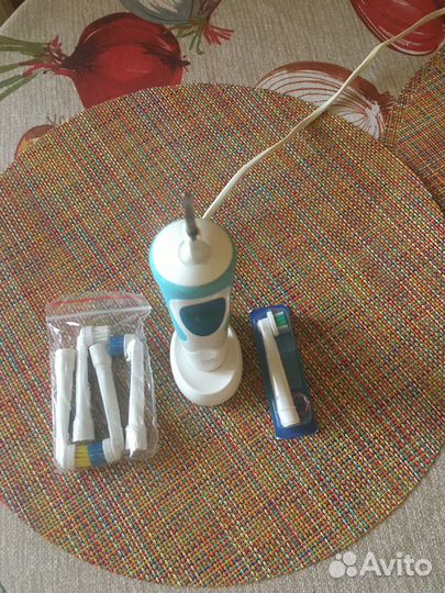 Электронная зубная щетка