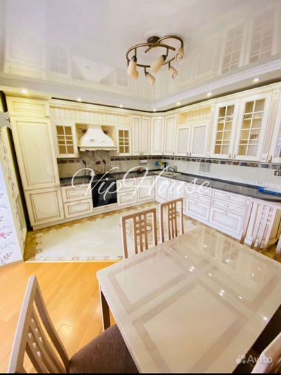 2-к. квартира, 100 м², 7/10 эт.