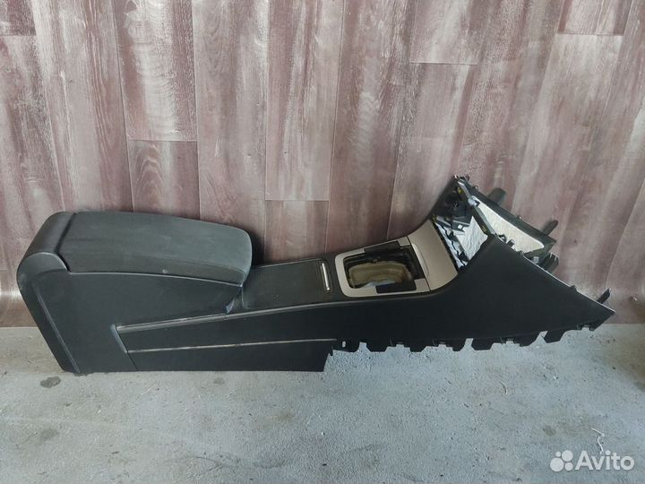 Подлокотник VW Passat B6