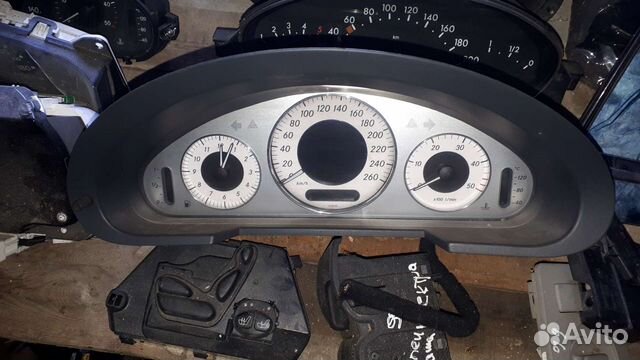 Щиток приборов Mercedes