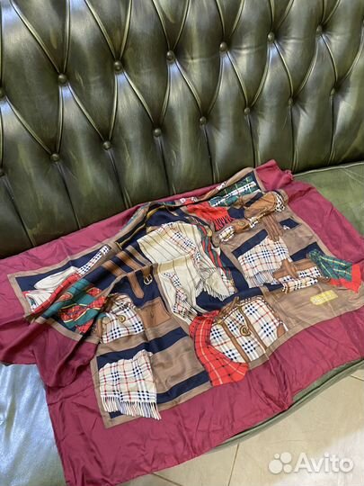 Шелковый платок Burberyss 90 см