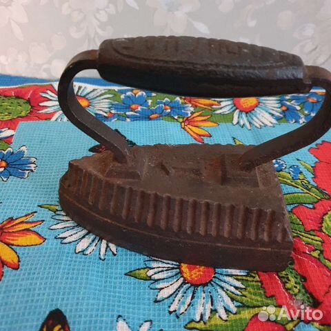 Утюг чугунный старинный -1