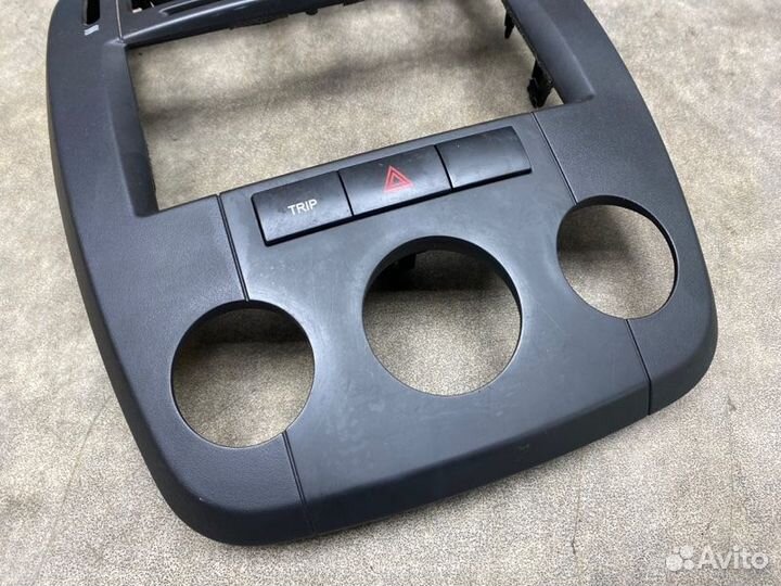 Накладка на торпедо Kia Cerato 1.6 G4FC 2006