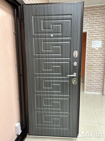 Дверь входная металлическая