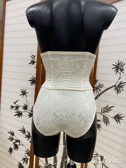 Утягивающие трусы-корсет maidenform