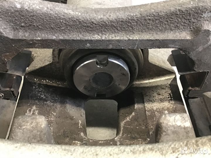 Суппорт задний левый Kia Cerato 2018