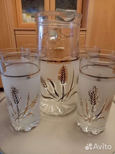Графин и стаканы