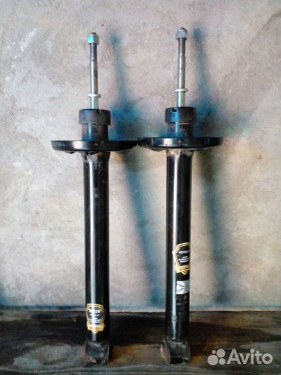 Запчасти на volkswagen passat b4