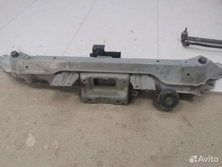 Рамка радиатора Nissan Note хэтчбек HR15 2005