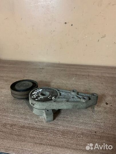 Натяжитель ремня агрегатов Audi A4 B5 VW Passat B5