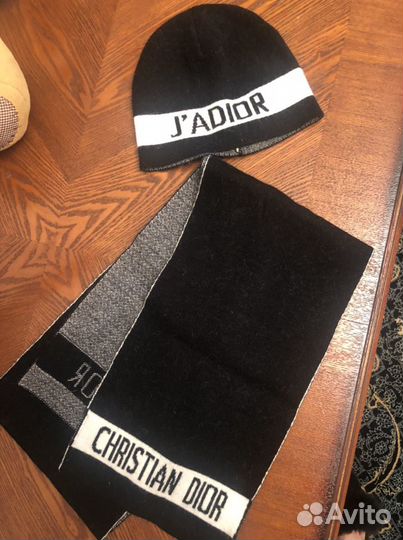 Женские шапка и шарф