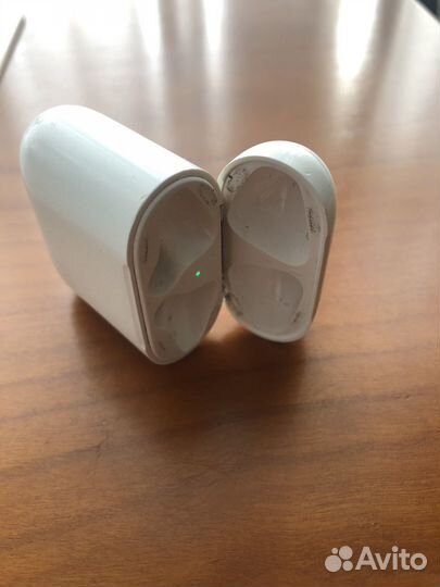 Airpods 2 (только кейс) оригинал
