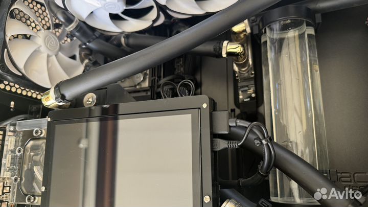 Игровой системный блок с кастомной сво