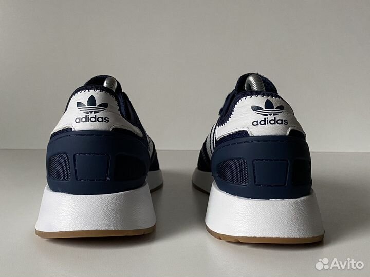 Adidas Iniki Runner размер 40-41