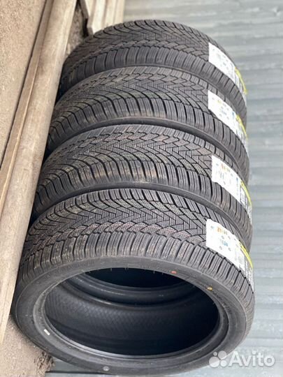 Roadmarch Winter XPro 888 215/65 R16 97T