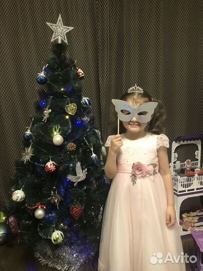 Платье праздничное