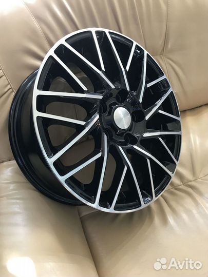 Диск 16 5*114,3 Et: 45 Dia: 67,1 Скад Сиена алмаз