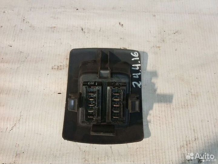 Блок управления стеклоподъёмниками Renault Logan
