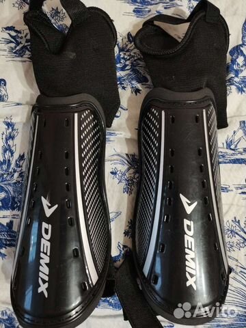 Щитки футбольные