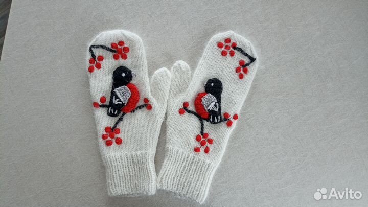 Варежки из пуха норки с вышивкой