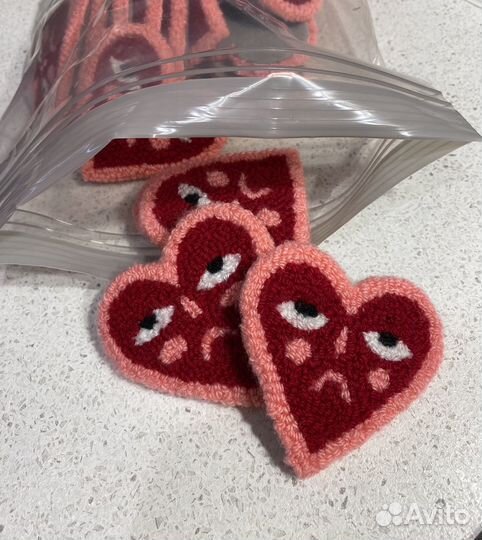 Нашивки ковровой вышивкой