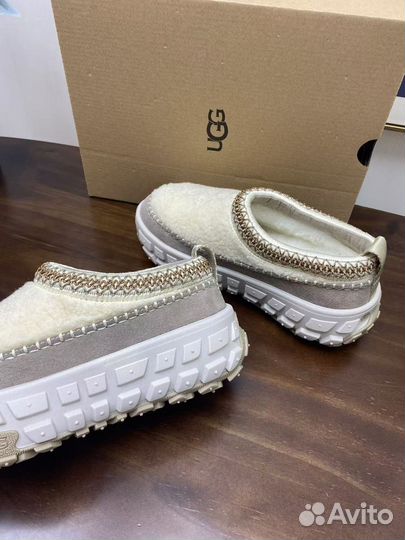 Кроссовки UGG