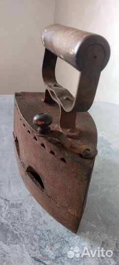 Утюг старинный